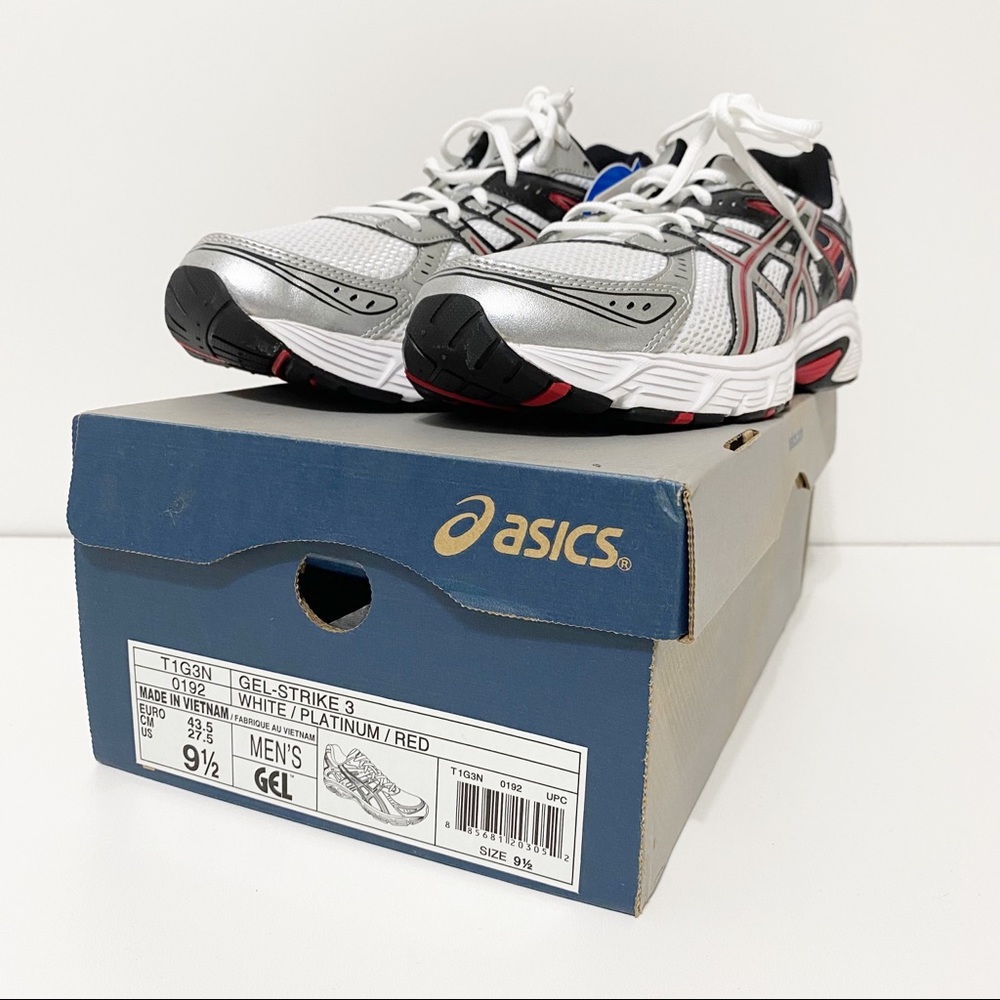 NWT ASICS Gel Strike 3 Running Shoe Men’s Size 9.5